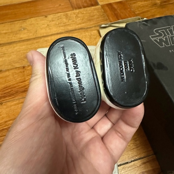 Kaws Star Wars Stormtrooper - Picture 6 of 7